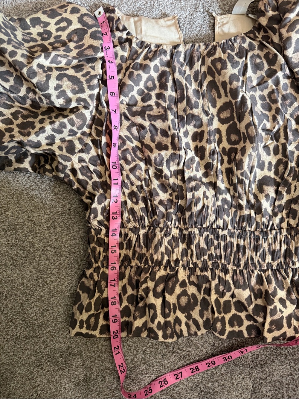 Joie NWT Leopard Print Puff Sleeve Smocked Waist Blouse Top Medium - Picture 3 of 10